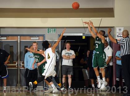 Thumbnail 1 in De La Salle vs. Columbia Christian (MaxPreps Holiday Classic) photogallery.