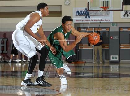 Thumbnail 3 in De La Salle vs. Columbia Christian (MaxPreps Holiday Classic) photogallery.