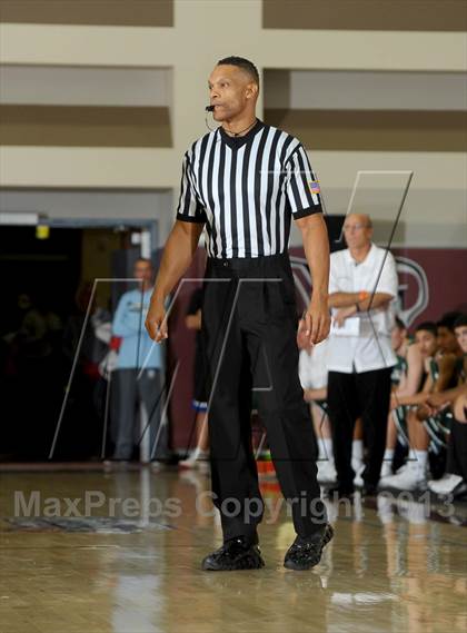 Thumbnail 3 in De La Salle vs. Columbia Christian (MaxPreps Holiday Classic) photogallery.
