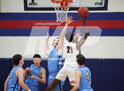 Thumbnail 3 in North Carolina School of Science & Math vs. Jordan (Jordan Falcons MLK Classic) photogallery.