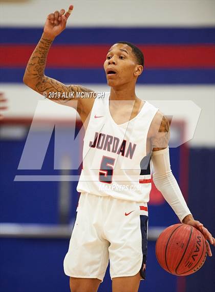 Thumbnail 2 in North Carolina School of Science & Math vs. Jordan (Jordan Falcons MLK Classic) photogallery.