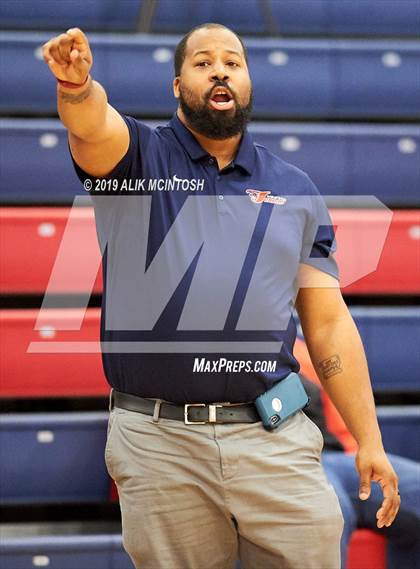 Thumbnail 3 in North Carolina School of Science & Math vs. Jordan (Jordan Falcons MLK Classic) photogallery.