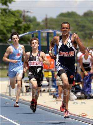 Thumbnail 2 in NCHSAA 2A State Championships (Boys Track Events) photogallery.