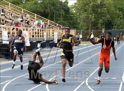 Thumbnail 1 in NCHSAA 2A State Championships (Boys Track Events) photogallery.