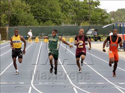 Thumbnail 3 in NCHSAA 2A State Championships (Boys Track Events) photogallery.