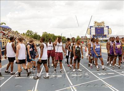 Thumbnail 2 in NCHSAA 2A State Championships (Boys Track Events) photogallery.