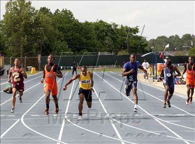 Thumbnail 3 in NCHSAA 2A State Championships (Boys Track Events) photogallery.