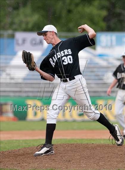 Thumbnail 1 in Roseville vs. Stillwater (Section 4AAA Playoffs) photogallery.