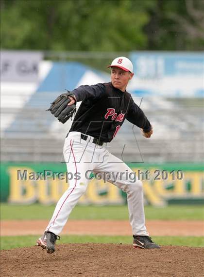 Thumbnail 1 in Roseville vs. Stillwater (Section 4AAA Playoffs) photogallery.