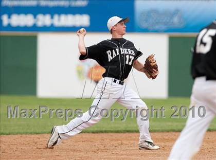 Thumbnail 1 in Roseville vs. Stillwater (Section 4AAA Playoffs) photogallery.