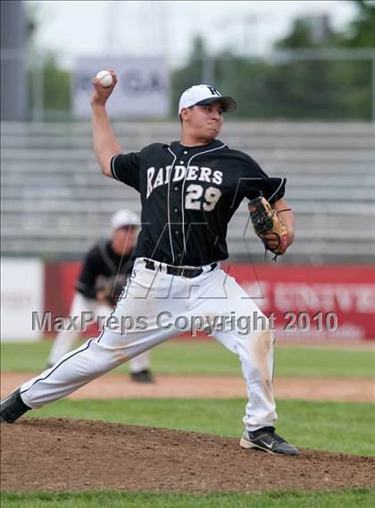 Thumbnail 2 in Roseville vs. Stillwater (Section 4AAA Playoffs) photogallery.