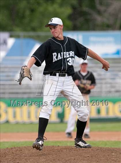 Thumbnail 1 in Roseville vs. Stillwater (Section 4AAA Playoffs) photogallery.