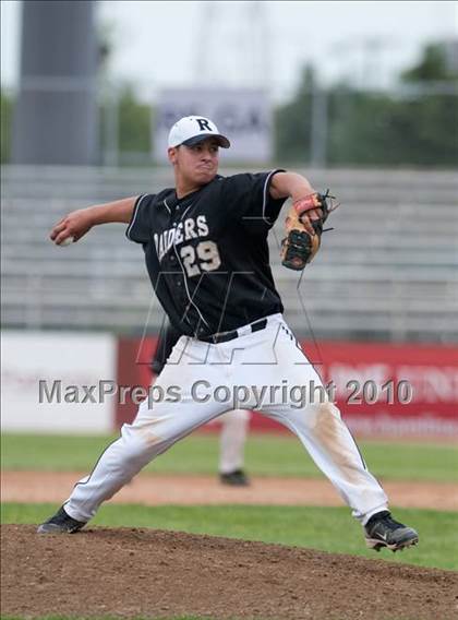 Thumbnail 1 in Roseville vs. Stillwater (Section 4AAA Playoffs) photogallery.