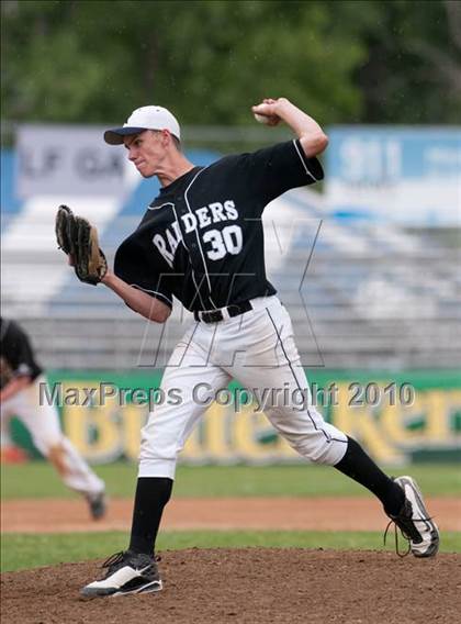 Thumbnail 1 in Roseville vs. Stillwater (Section 4AAA Playoffs) photogallery.