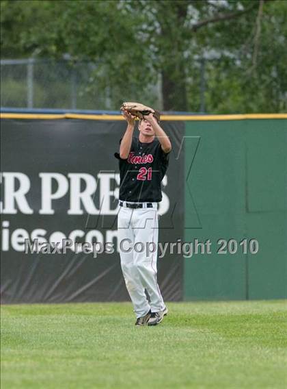 Thumbnail 1 in Roseville vs. Stillwater (Section 4AAA Playoffs) photogallery.