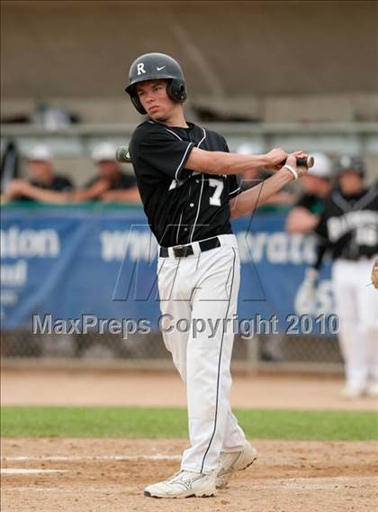 Thumbnail 1 in Roseville vs. Stillwater (Section 4AAA Playoffs) photogallery.