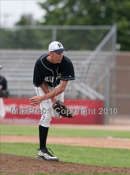 Thumbnail 2 in Roseville vs. Stillwater (Section 4AAA Playoffs) photogallery.