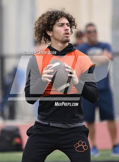 Thumbnail 2 in San Jacinto vs. El Toro (Surf City Passing Tournament) photogallery.