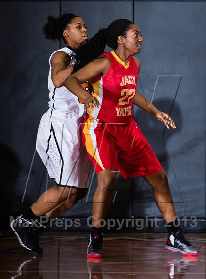 Thumbnail 2 in Dobie [J. Frank] vs Yates [Jack] (McDomald's Texas Invitational) photogallery.