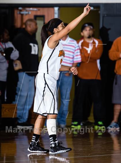 Thumbnail 1 in Dobie [J. Frank] vs Yates [Jack] (McDomald's Texas Invitational) photogallery.