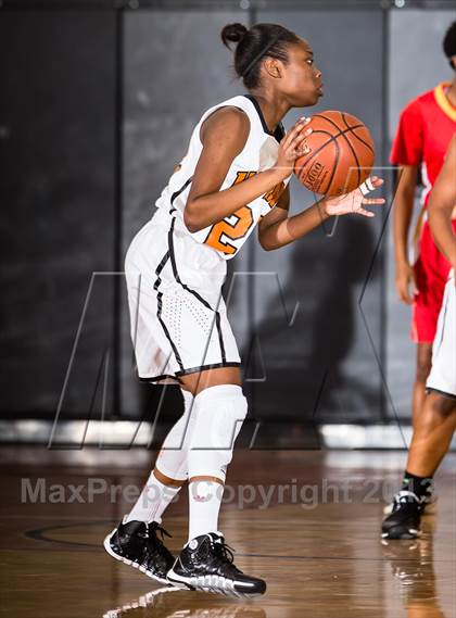 Thumbnail 3 in Dobie [J. Frank] vs Yates [Jack] (McDomald's Texas Invitational) photogallery.