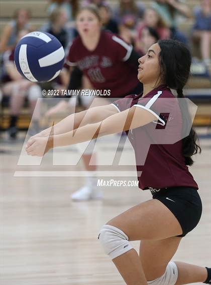 Thumbnail 1 in Perrin-Whitt vs Saint Jo photogallery.