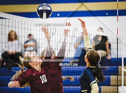 Thumbnail 2 in Perrin-Whitt vs Saint Jo photogallery.