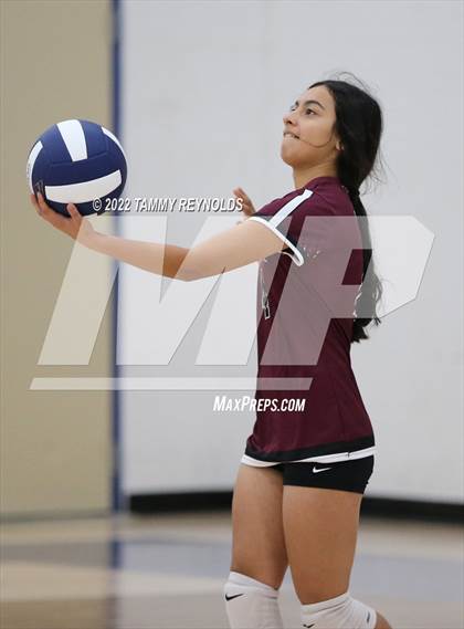 Thumbnail 3 in Perrin-Whitt vs Saint Jo photogallery.