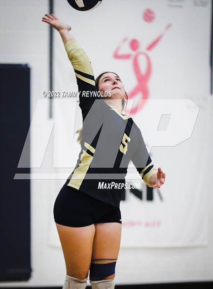 Thumbnail 3 in Perrin-Whitt vs Saint Jo photogallery.