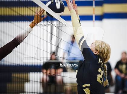 Thumbnail 2 in Perrin-Whitt vs Saint Jo photogallery.