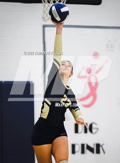 Thumbnail 2 in Perrin-Whitt vs Saint Jo photogallery.