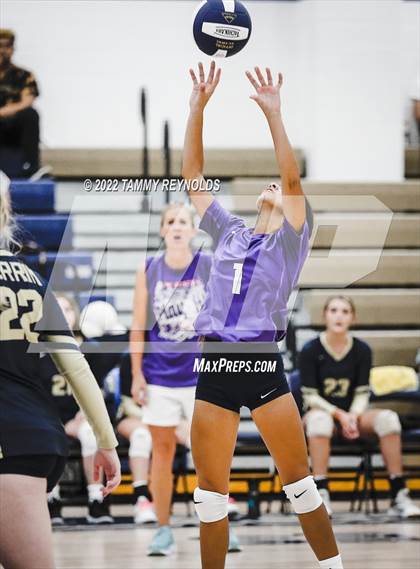 Thumbnail 2 in Perrin-Whitt vs Saint Jo photogallery.