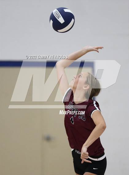 Thumbnail 2 in Perrin-Whitt vs Saint Jo photogallery.