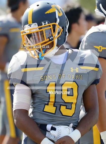 Thumbnail 3 in Serra vs. Punahou (Honor Bowl) photogallery.