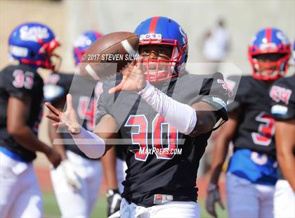Thumbnail 2 in Serra vs. Punahou (Honor Bowl) photogallery.