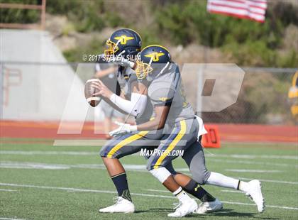 Thumbnail 2 in Serra vs. Punahou (Honor Bowl) photogallery.