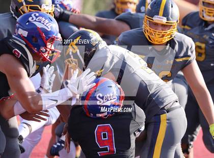 Thumbnail 3 in Serra vs. Punahou (Honor Bowl) photogallery.