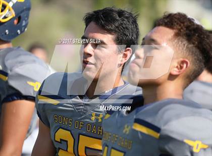 Thumbnail 2 in Serra vs. Punahou (Honor Bowl) photogallery.