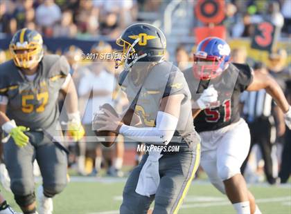Thumbnail 3 in Serra vs. Punahou (Honor Bowl) photogallery.