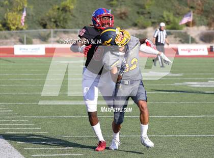 Thumbnail 1 in Serra vs. Punahou (Honor Bowl) photogallery.