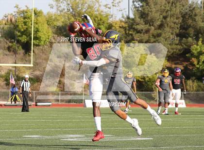 Thumbnail 3 in Serra vs. Punahou (Honor Bowl) photogallery.