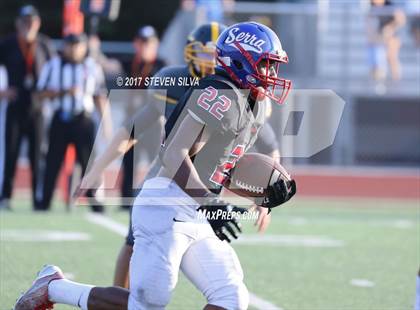 Thumbnail 1 in Serra vs. Punahou (Honor Bowl) photogallery.
