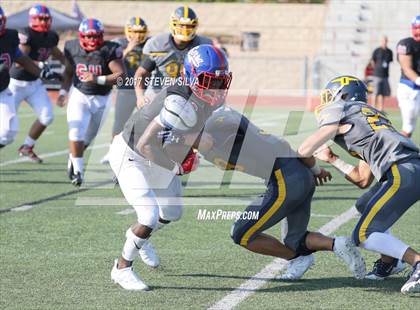 Thumbnail 3 in Serra vs. Punahou (Honor Bowl) photogallery.