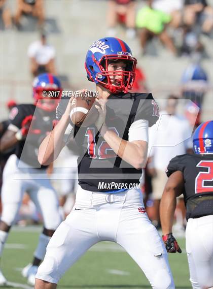 Thumbnail 1 in Serra vs. Punahou (Honor Bowl) photogallery.