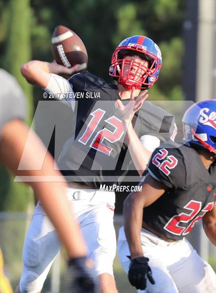 Thumbnail 1 in Serra vs. Punahou (Honor Bowl) photogallery.
