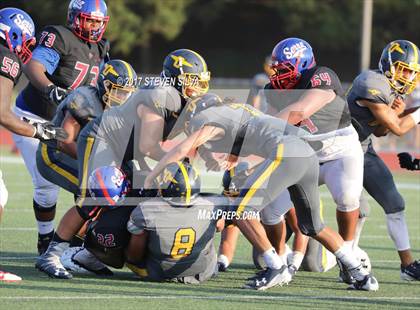 Thumbnail 3 in Serra vs. Punahou (Honor Bowl) photogallery.