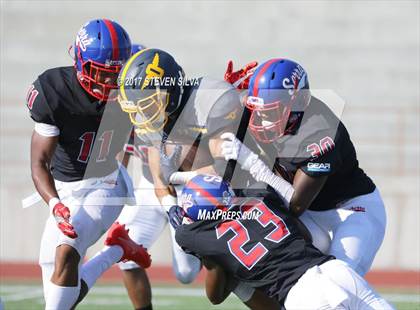Thumbnail 1 in Serra vs. Punahou (Honor Bowl) photogallery.