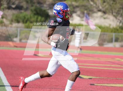 Thumbnail 3 in Serra vs. Punahou (Honor Bowl) photogallery.