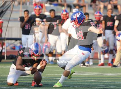 Thumbnail 3 in Serra vs. Punahou (Honor Bowl) photogallery.