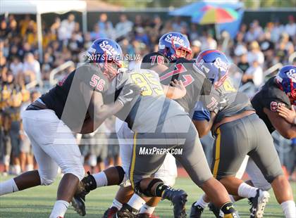 Thumbnail 3 in Serra vs. Punahou (Honor Bowl) photogallery.